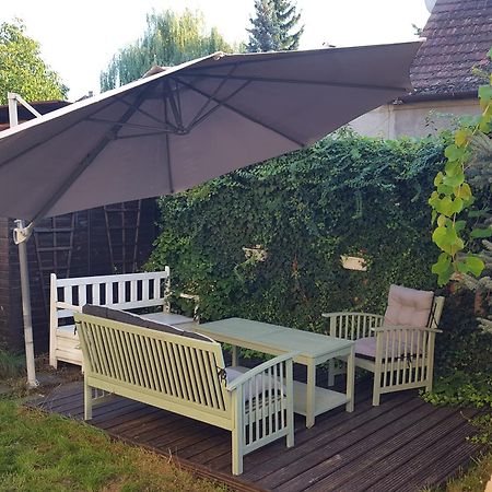 Mieszkanie Z Ogrodkiem Wrocław Exterior foto